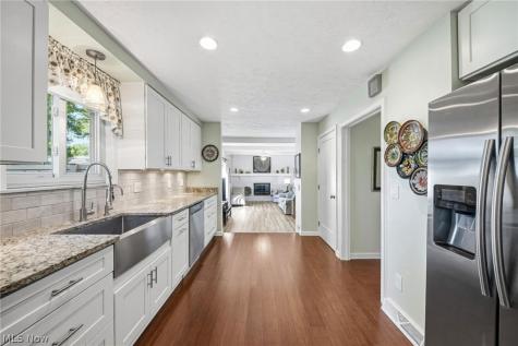 27631 Edgepark Boulevard North Olmsted OH 44070