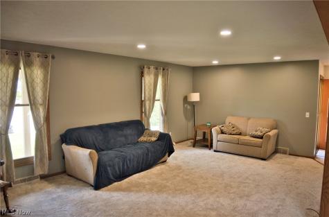 2758 Parkplace Drive Uniontown OH 44685