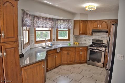 2758 Parkplace Drive Uniontown OH 44685