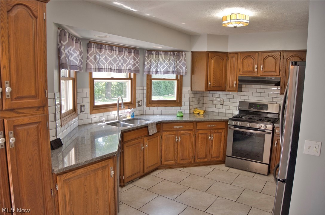 2758 Parkplace Drive Uniontown OH 44685