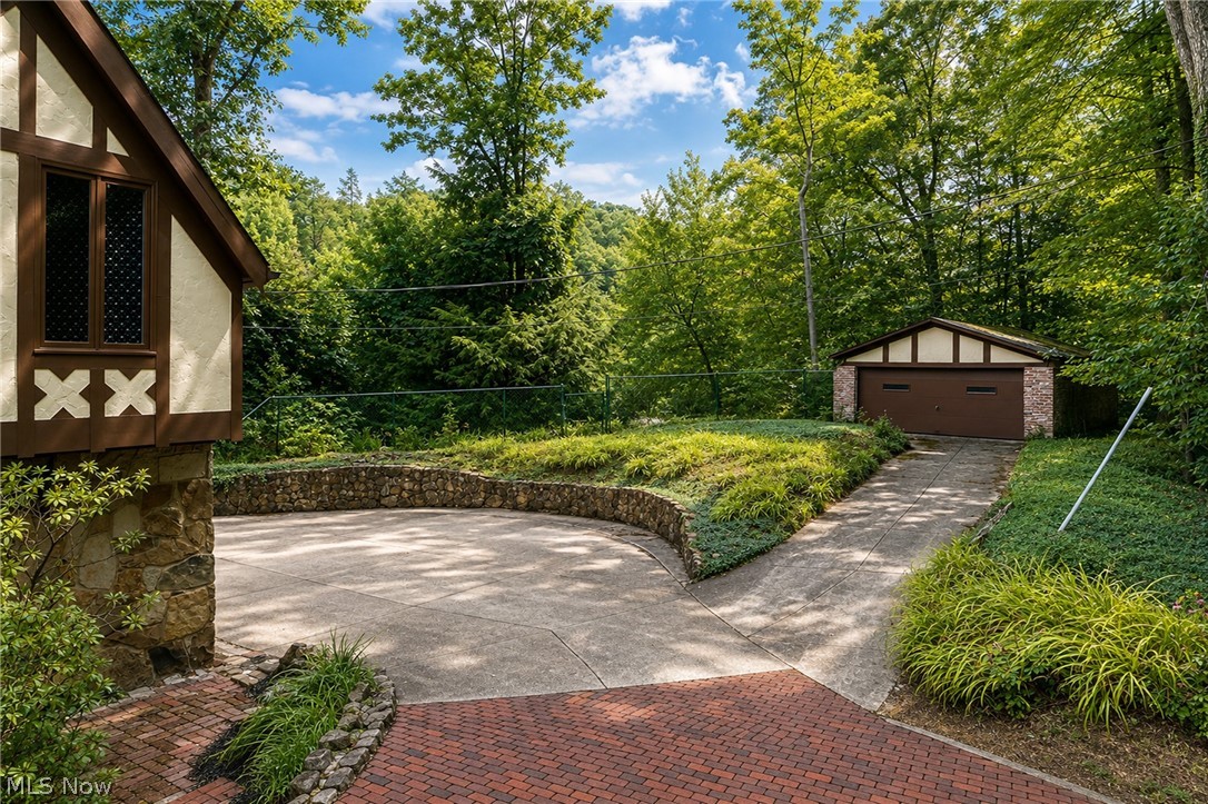 7905 Old Mill Road Gates Mills OH 44040