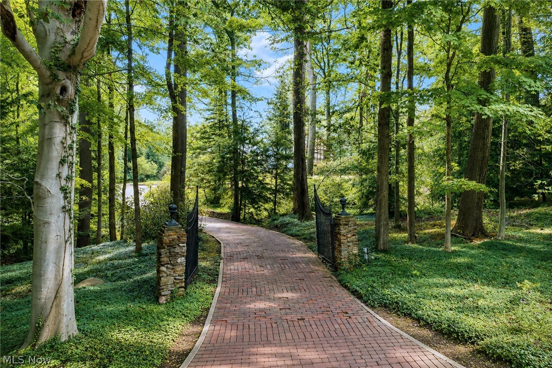 7905 Old Mill Road Gates Mills OH 44040