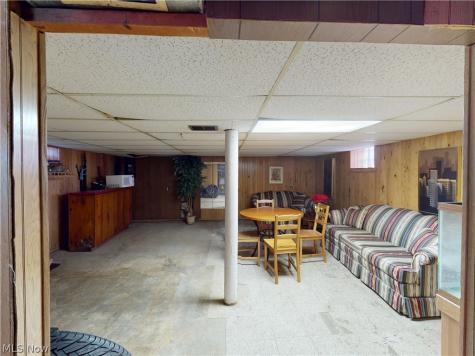 10321 Dove Avenue Cleveland OH 44105