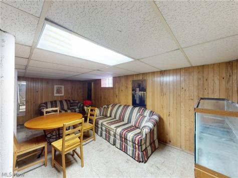 10321 Dove Avenue Cleveland OH 44105