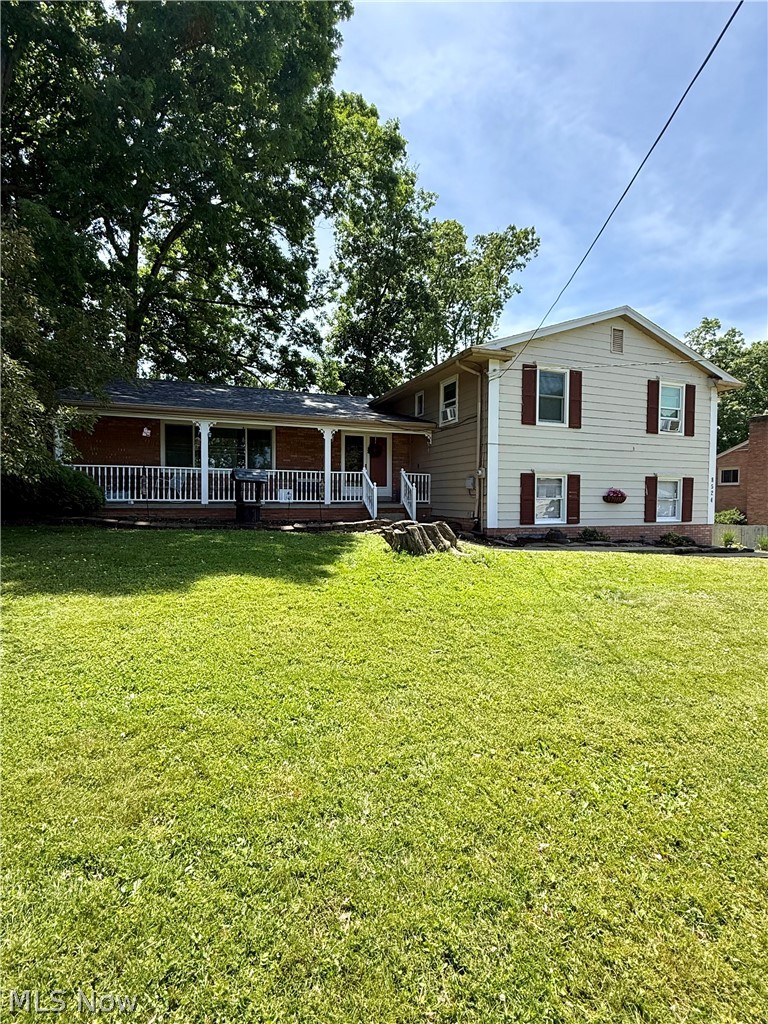 8524 Sleepy Hollow Drive NE Warren OH 44484