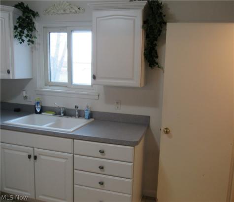 6176 Sylvia Drive Brook Park OH 44142