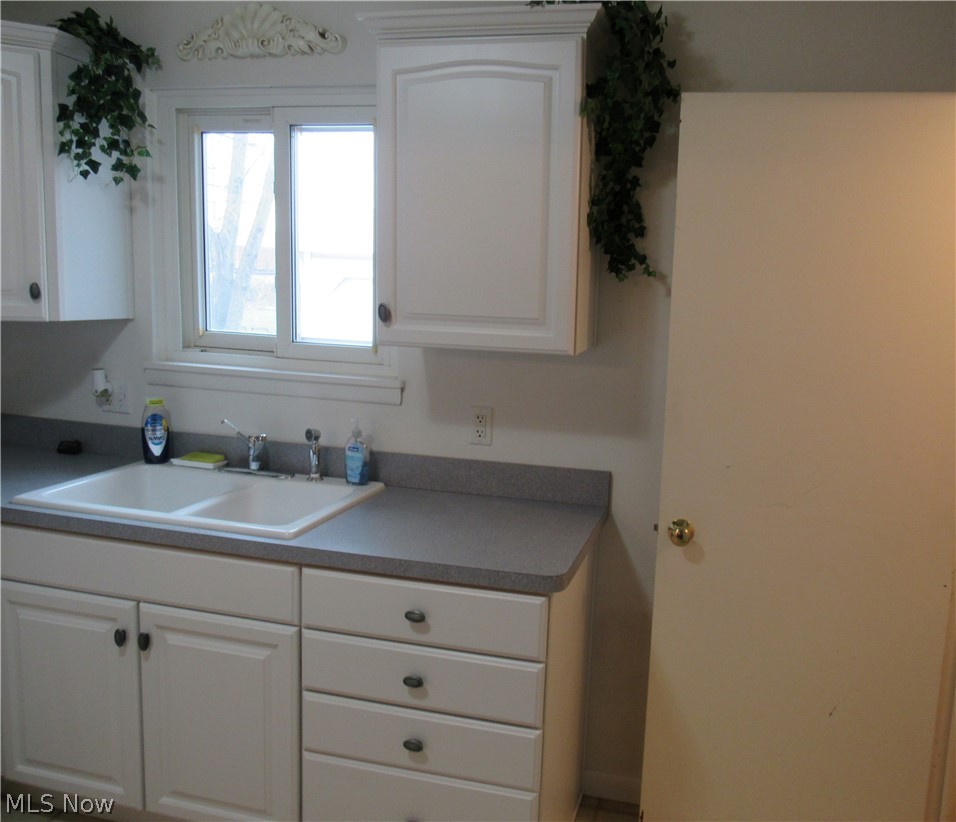 6176 Sylvia Drive Brook Park OH 44142