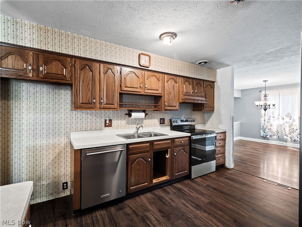 19506 Marwood Avenue Cleveland OH 44135