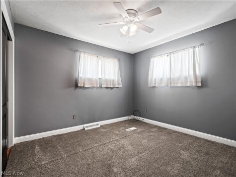 19506 Marwood Avenue Cleveland OH 44135