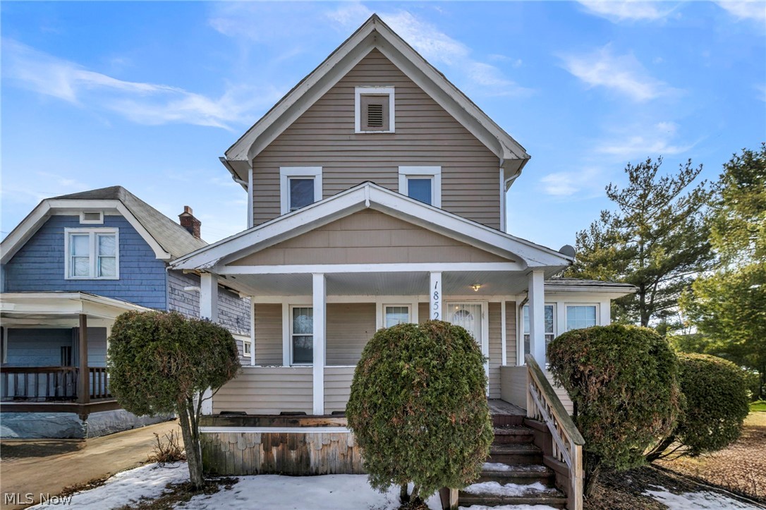 18526 Underwood Avenue Cleveland OH 44119