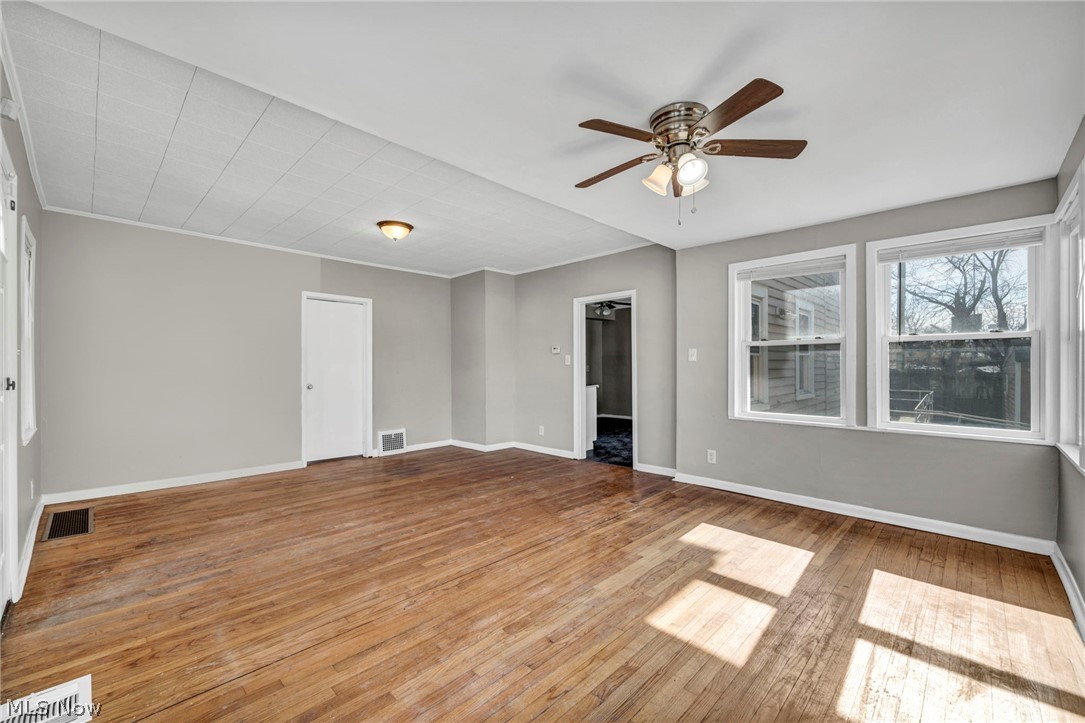 18526 Underwood Avenue Cleveland OH 44119