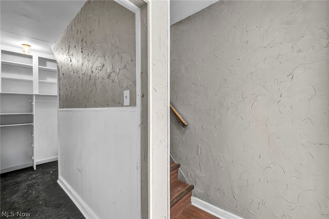 18526 Underwood Avenue Cleveland OH 44119