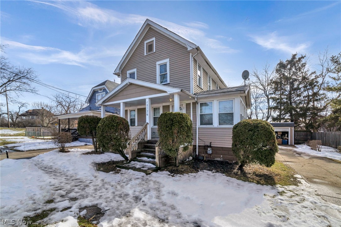 18526 Underwood Avenue Cleveland OH 44119