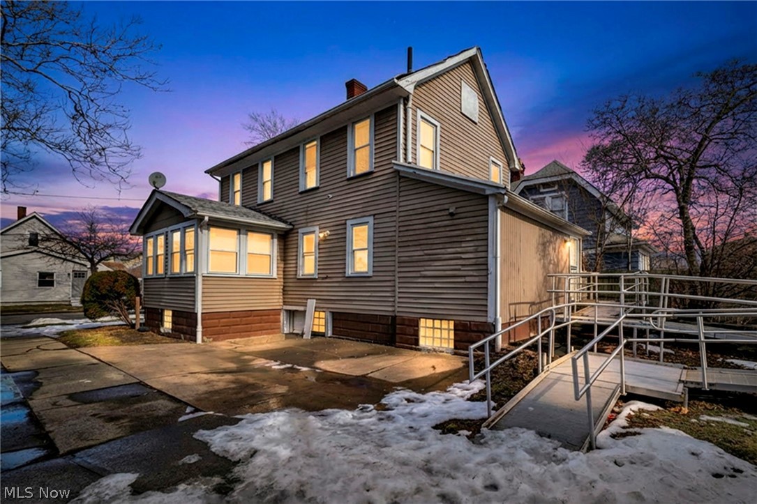 18526 Underwood Avenue Cleveland OH 44119