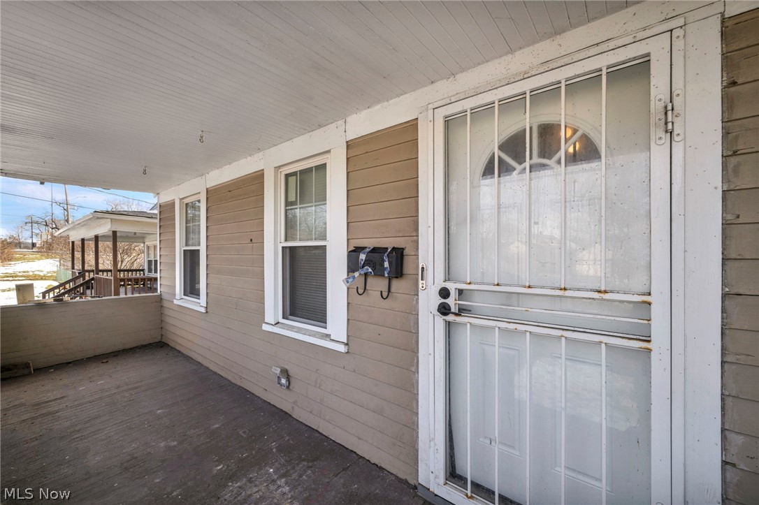 18526 Underwood Avenue Cleveland OH 44119