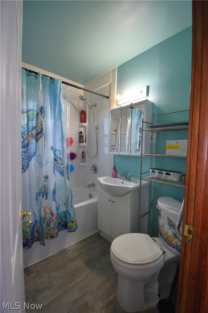 29 Stewart Street Struthers OH 44471