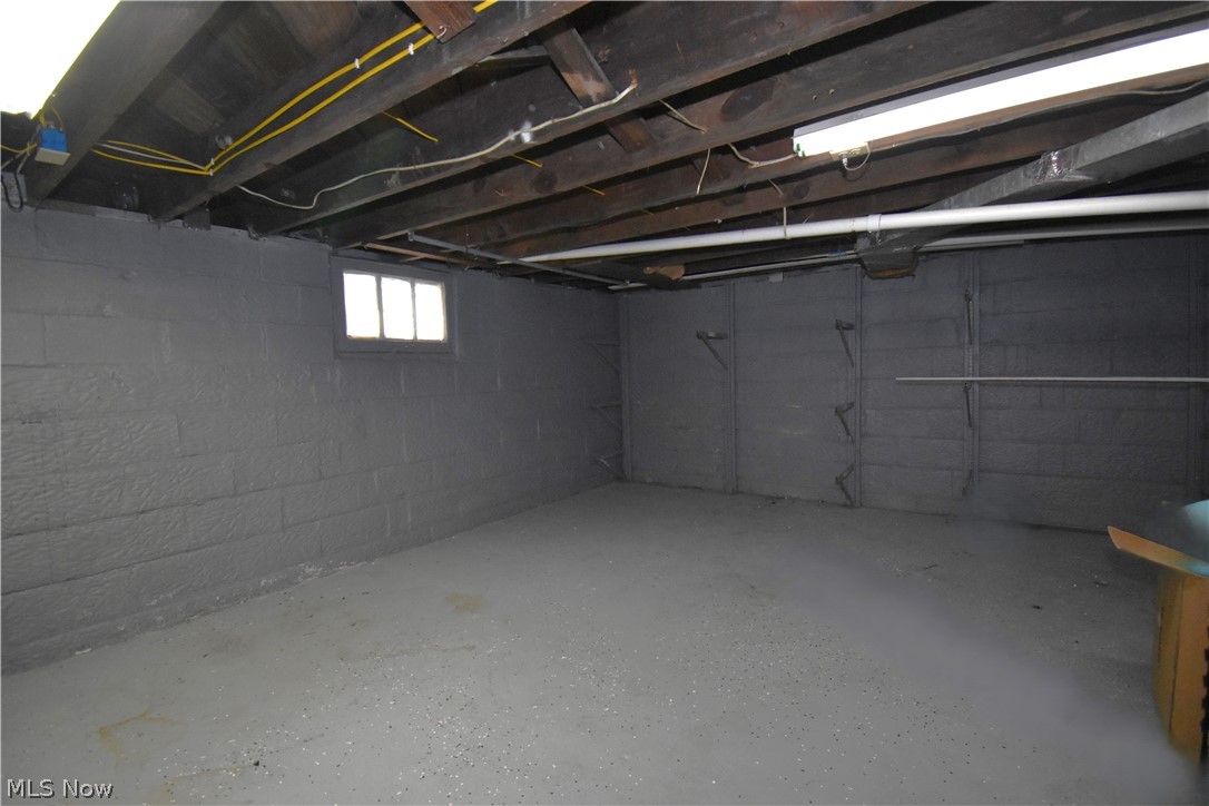 29 Stewart Street Struthers OH 44471