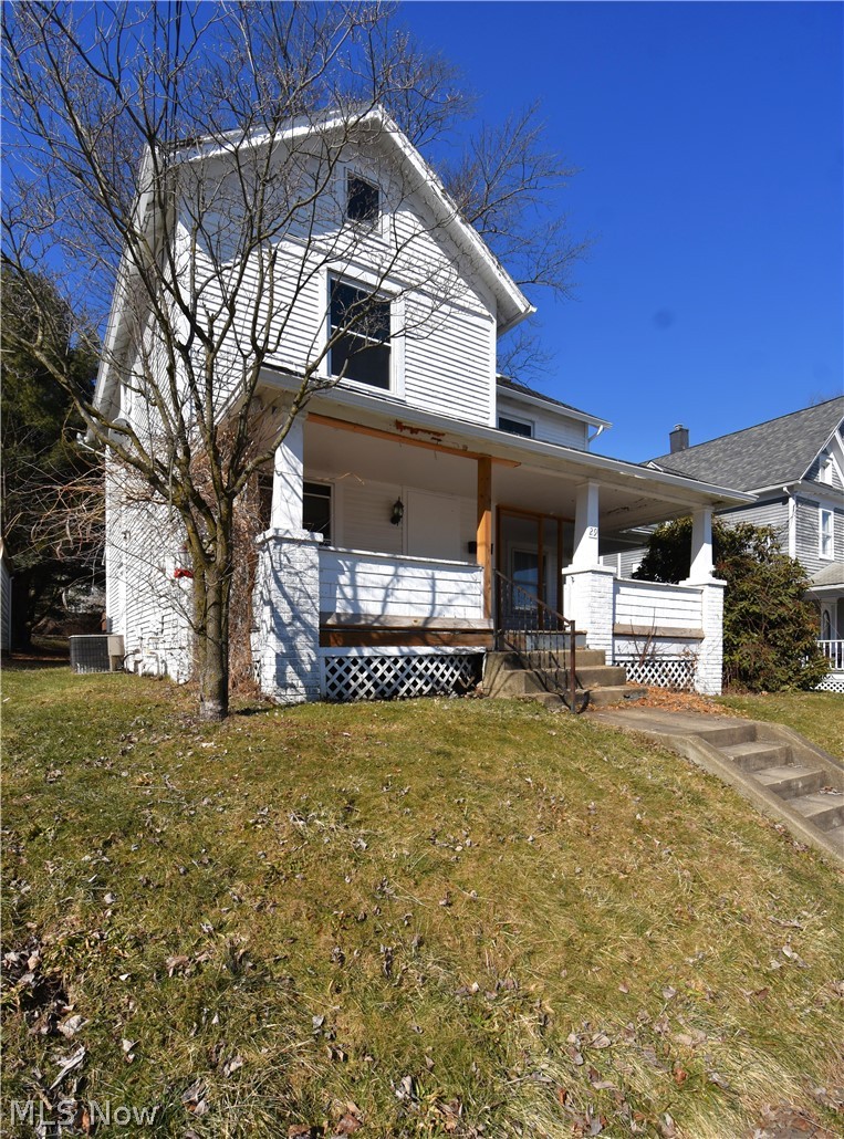29 Stewart Street Struthers OH 44471