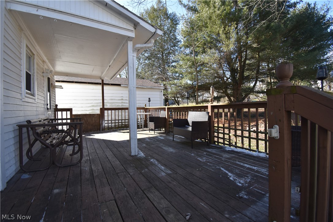 29 Stewart Street Struthers OH 44471