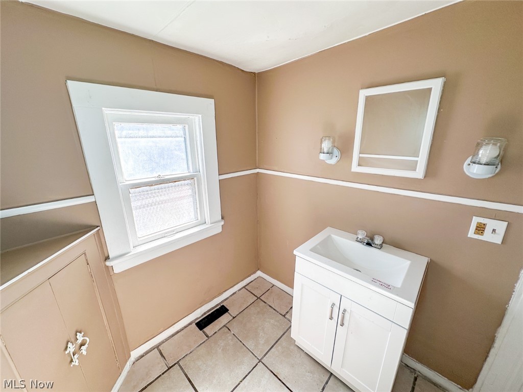 14812 Westropp Avenue Cleveland OH 44110