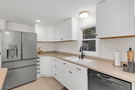 155 Cheyenne Trail Malvern OH 44644