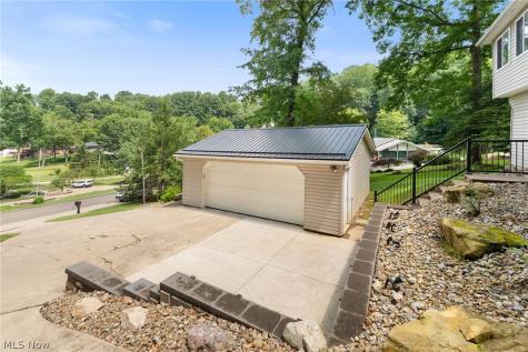 155 Cheyenne Trail Malvern OH 44644