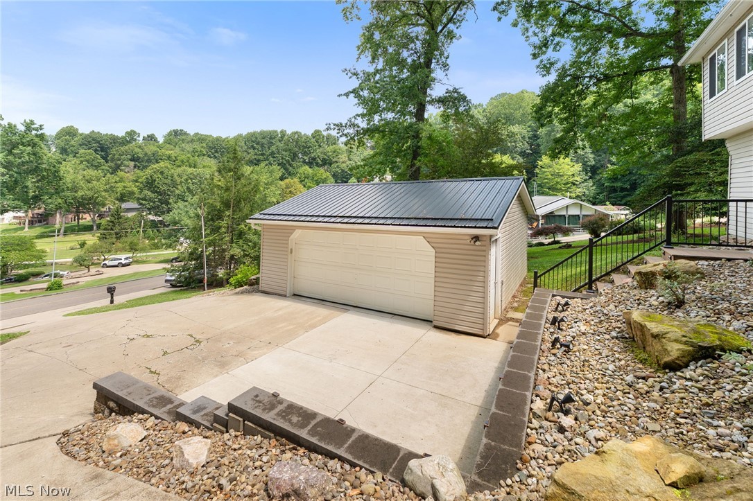 155 Cheyenne Trail Malvern OH 44644