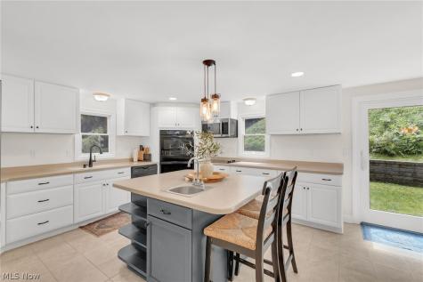 155 Cheyenne Trail Malvern OH 44644