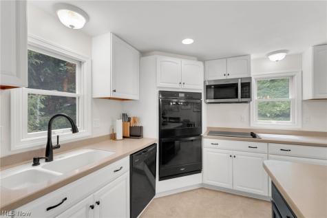 155 Cheyenne Trail Malvern OH 44644