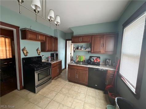 3930 Poe Avenue Cleveland OH 44109