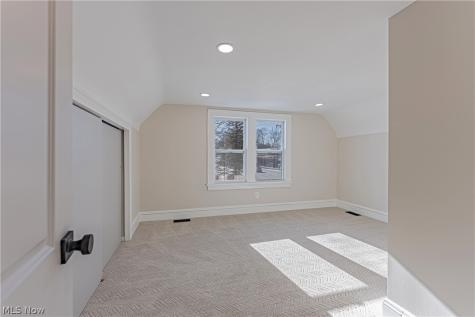 7532 State Route 43 Kent OH 44240