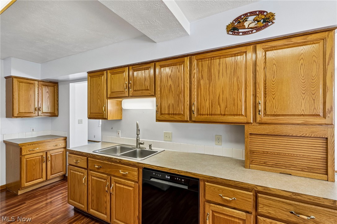 1081 Madrid Drive Akron OH 44313
