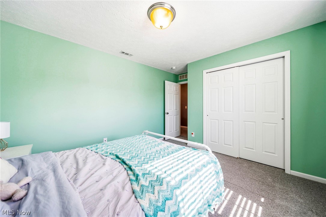 12169 Edgehill Oval Strongsville OH 44149