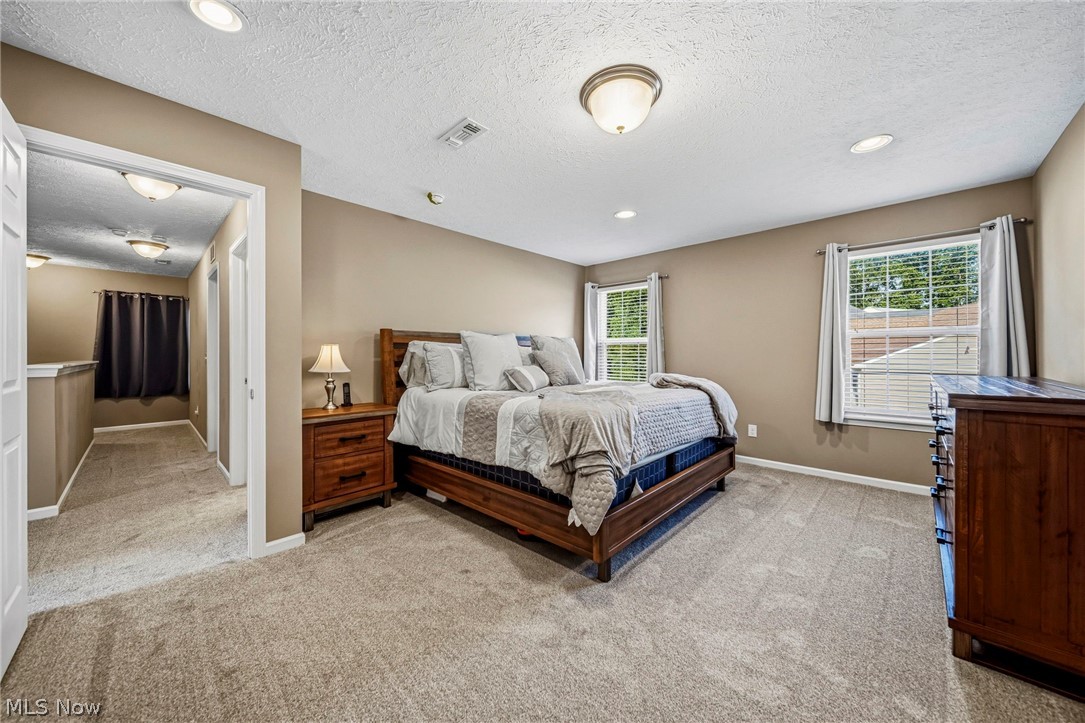 12169 Edgehill Oval Strongsville OH 44149
