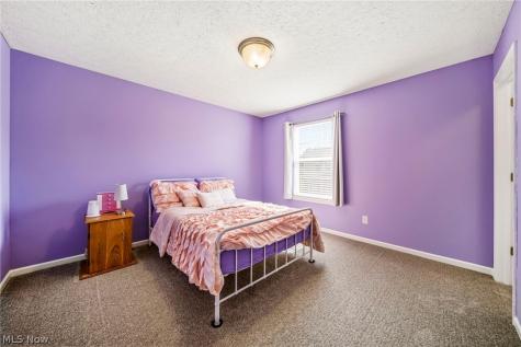 12169 Edgehill Oval Strongsville OH 44149