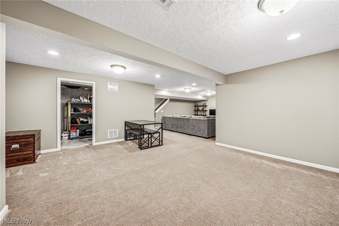 12169 Edgehill Oval Strongsville OH 44149
