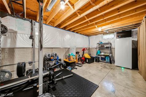 12169 Edgehill Oval Strongsville OH 44149