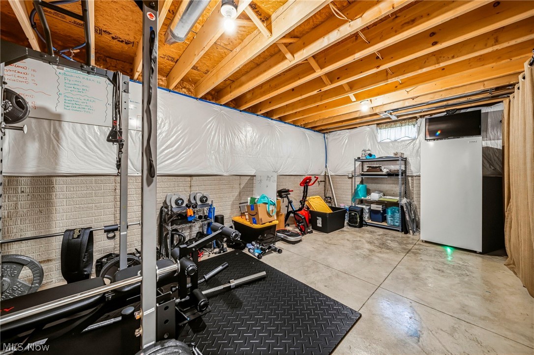 12169 Edgehill Oval Strongsville OH 44149