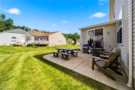 12169 Edgehill Oval Strongsville OH 44149