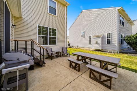 12169 Edgehill Oval Strongsville OH 44149