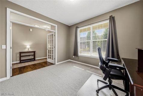 12169 Edgehill Oval Strongsville OH 44149