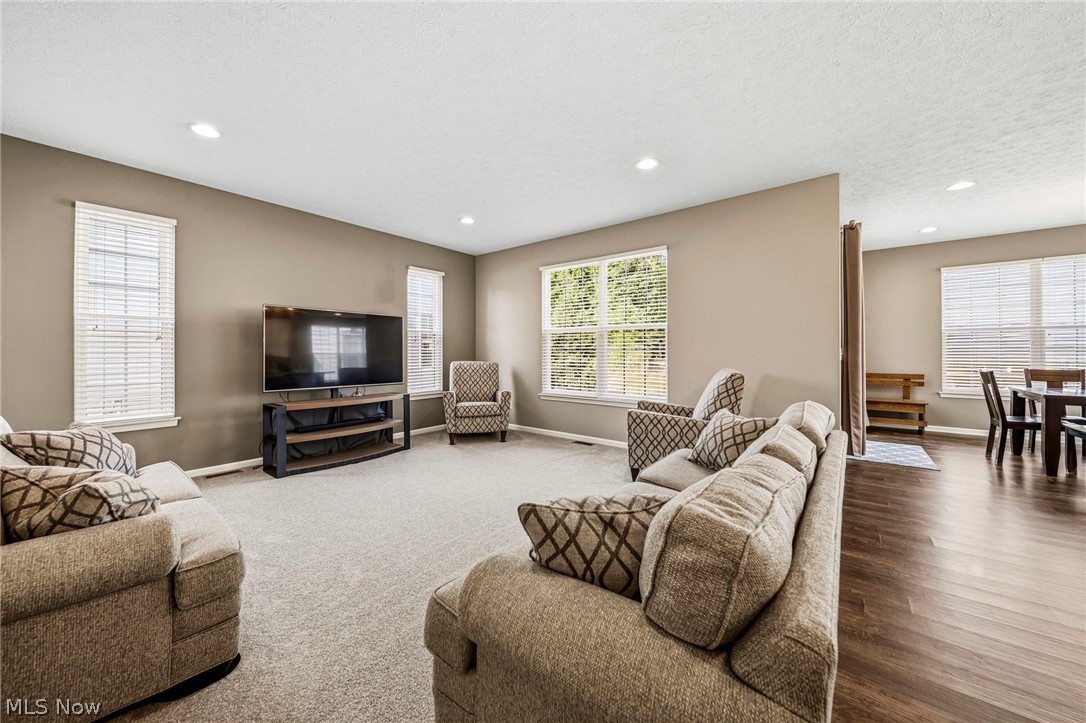 12169 Edgehill Oval Strongsville OH 44149
