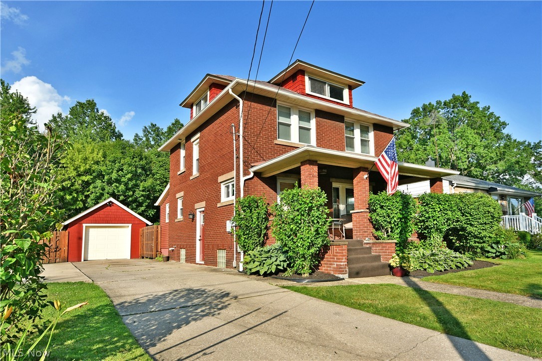 2076 Vernon Avenue NW Warren OH 44483