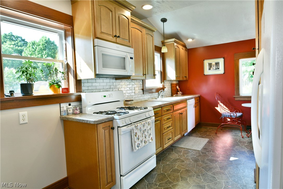 2076 Vernon Avenue NW Warren OH 44483