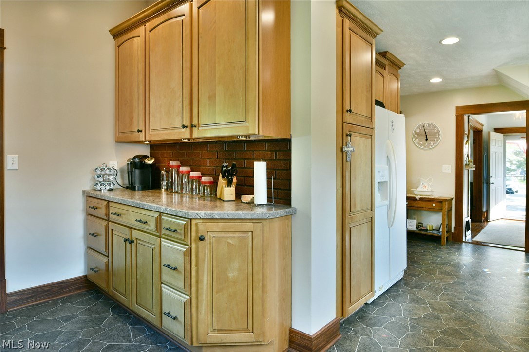 2076 Vernon Avenue NW Warren OH 44483