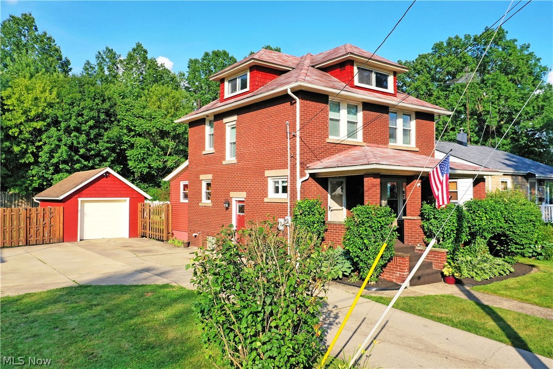 2076 Vernon Avenue NW Warren OH 44483