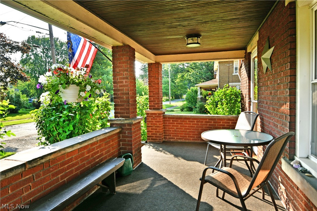 2076 Vernon Avenue NW Warren OH 44483