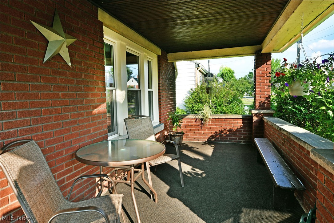 2076 Vernon Avenue NW Warren OH 44483