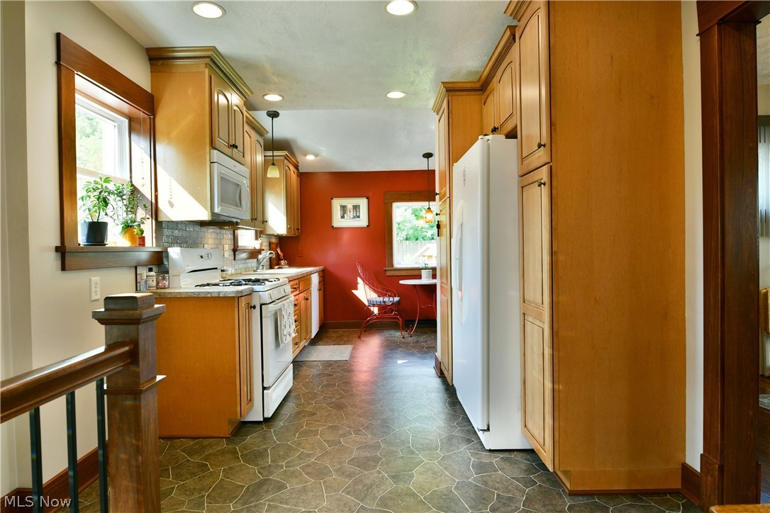 2076 Vernon Avenue NW Warren OH 44483