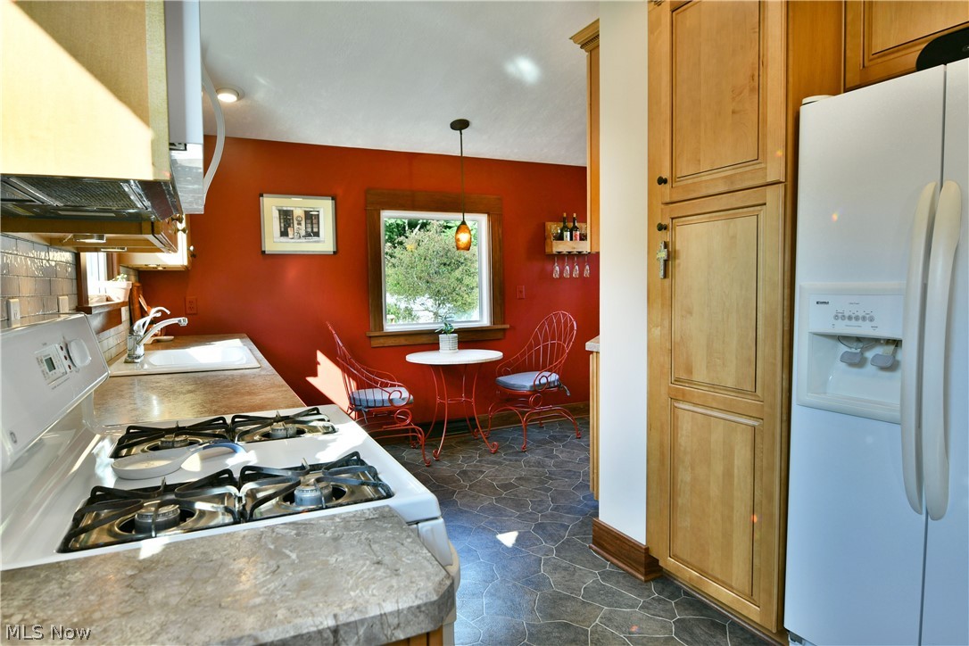2076 Vernon Avenue NW Warren OH 44483